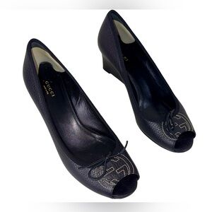 GUCCI SOHO PEEP TOE WEDGE PUMPS IN BLACK LEATHER